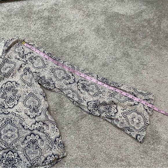 Altar’d State Blue and Tan Patterned Bell Sleeve Cross Over Blouse Size M - Picture 14 of 15